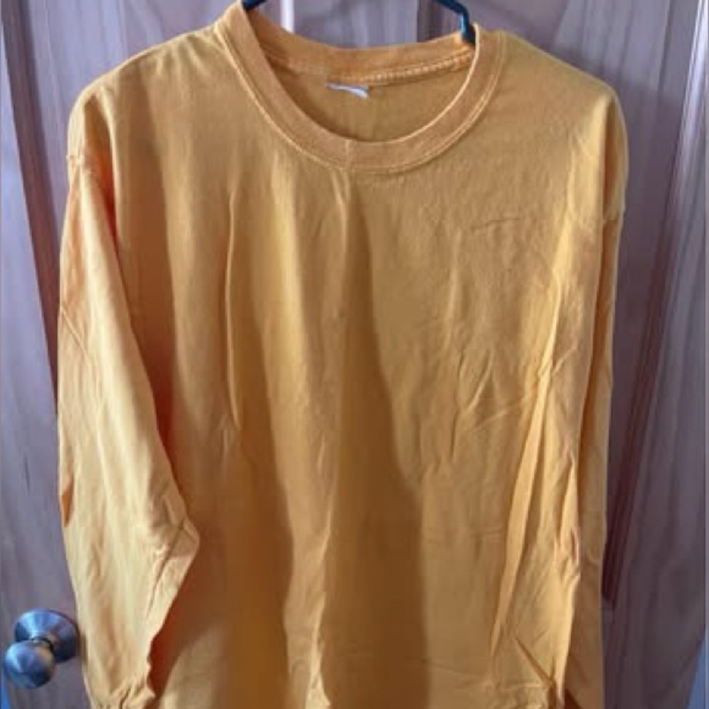 Like New Men’s Size Medium Yellow Long Sleeve Shirt